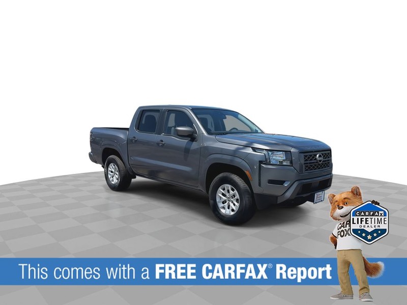 Nissan Frontier Vehicle Full-screen Gallery Image 3