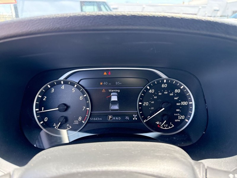 Nissan Frontier Vehicle Full-screen Gallery Image 18