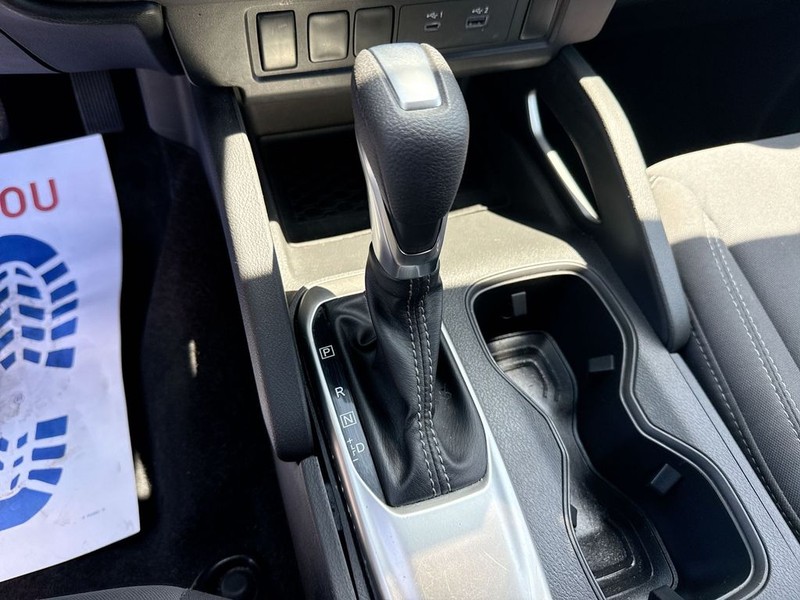 Nissan Frontier Vehicle Full-screen Gallery Image 22