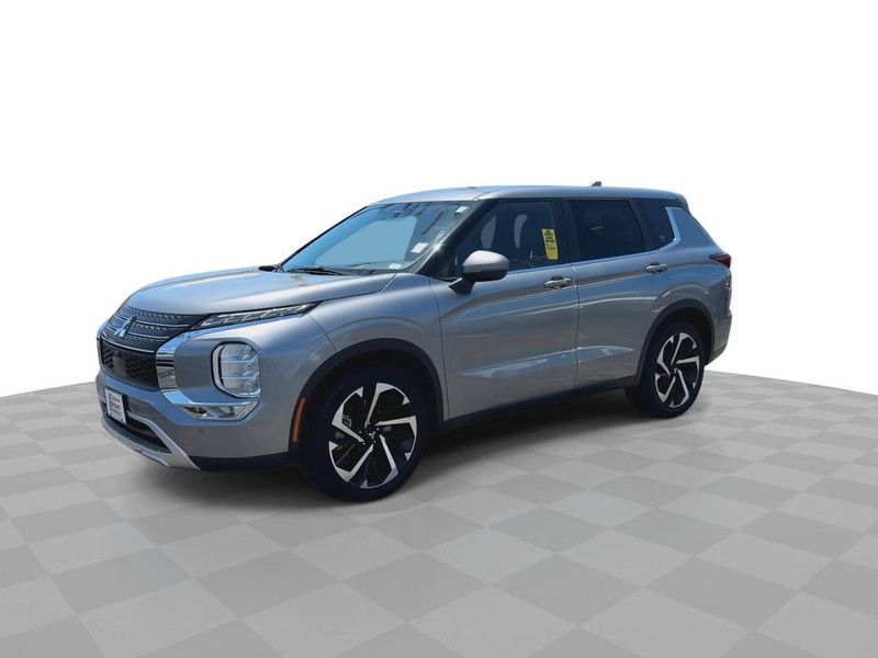 Mitsubishi Outlander Vehicle Full-screen Gallery Image 6