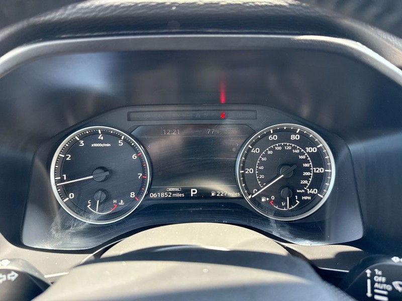 Mitsubishi Outlander Vehicle Full-screen Gallery Image 18