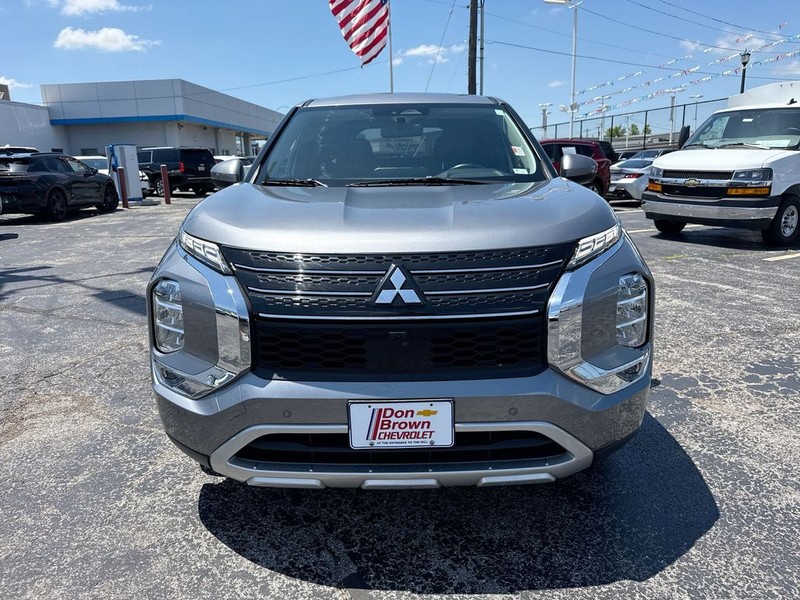 Mitsubishi Outlander Vehicle Full-screen Gallery Image 36