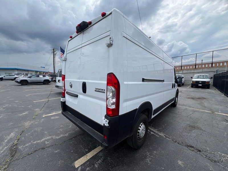 Ram ProMaster 3500 Vehicle Full-screen Gallery Image 6