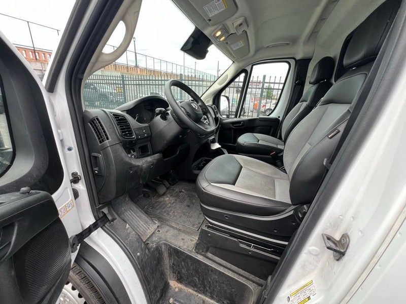 Ram ProMaster 3500 Vehicle Full-screen Gallery Image 7