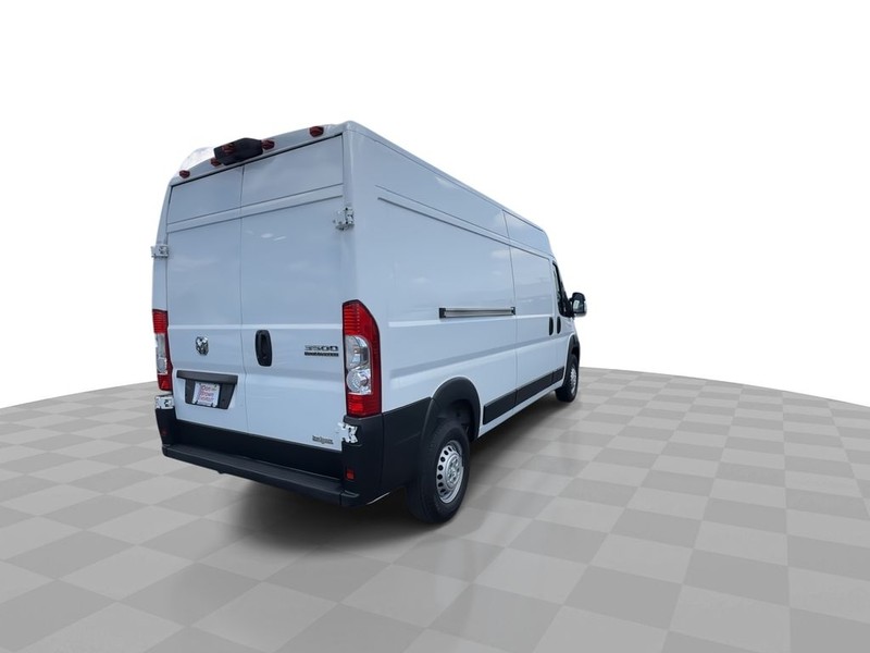 Ram ProMaster Cargo Van Vehicle Full-screen Gallery Image 13