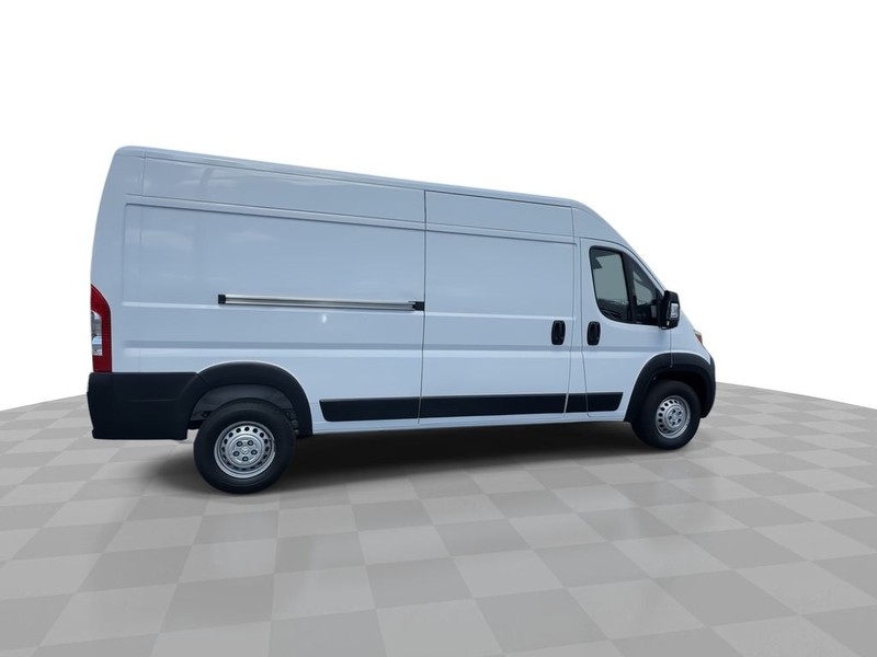 Ram ProMaster Cargo Van Vehicle Full-screen Gallery Image 14
