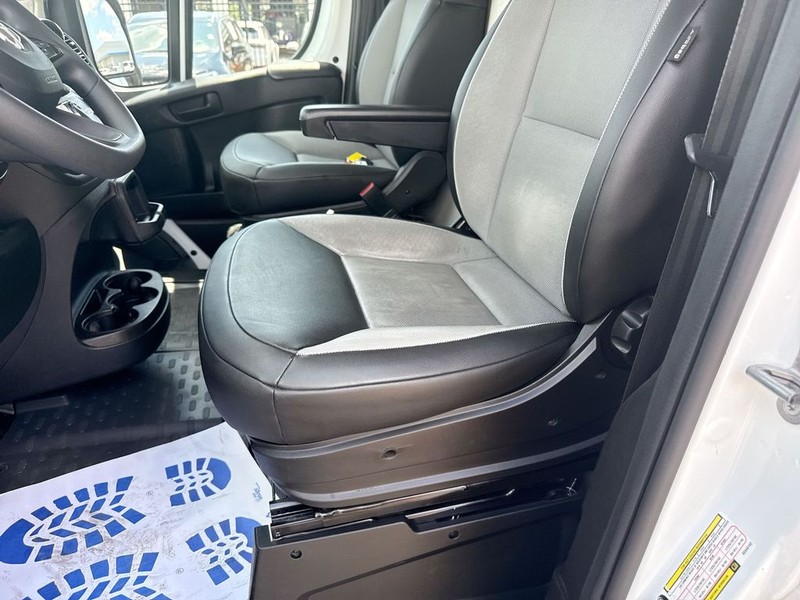 Ram ProMaster Cargo Van Vehicle Full-screen Gallery Image 26