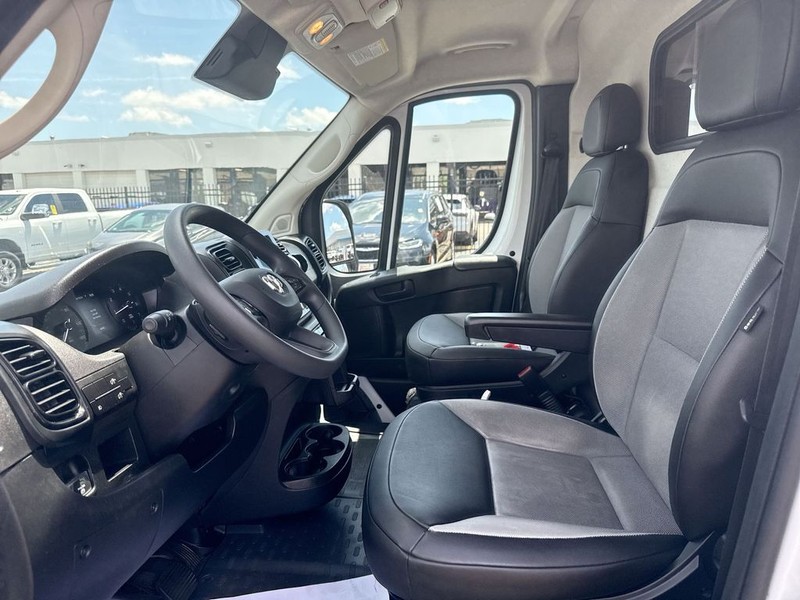 Ram ProMaster Cargo Van Vehicle Full-screen Gallery Image 27