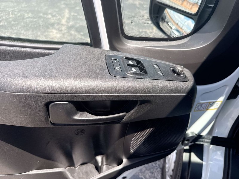 Ram ProMaster Cargo Van Vehicle Full-screen Gallery Image 28