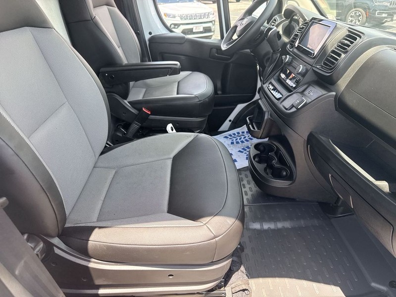 Ram ProMaster Cargo Van Vehicle Full-screen Gallery Image 30