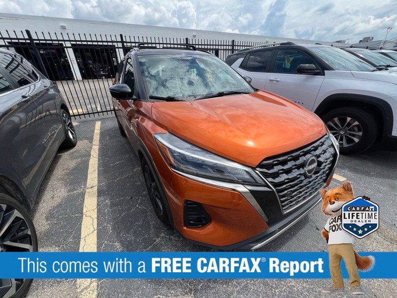 Nissan Kicks Vehicle Full-screen Gallery Image 3