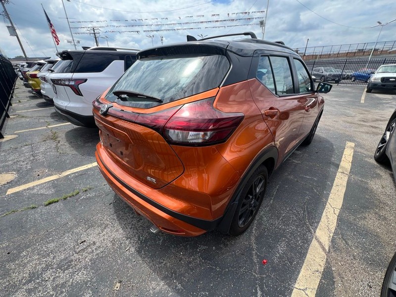 Nissan Kicks Vehicle Full-screen Gallery Image 6