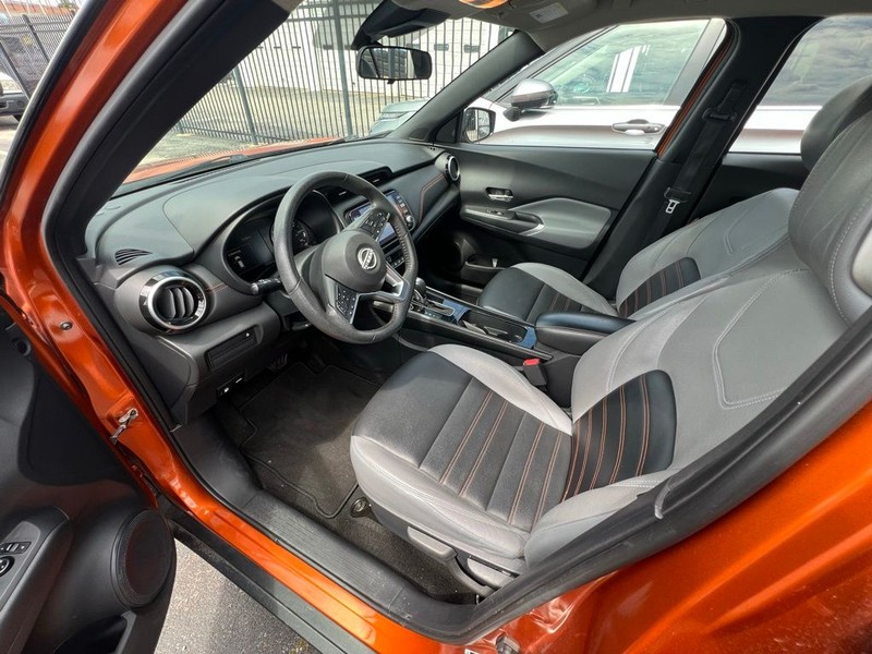 Nissan Kicks Vehicle Full-screen Gallery Image 7