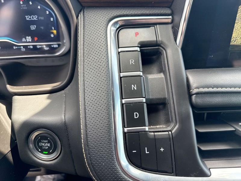 Chevrolet Tahoe Vehicle Full-screen Gallery Image 17