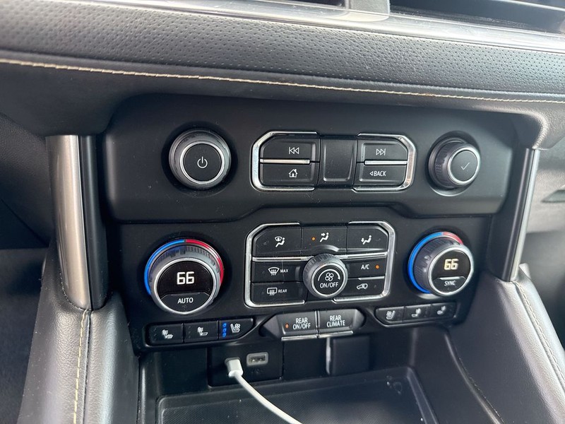 Chevrolet Tahoe Vehicle Full-screen Gallery Image 19