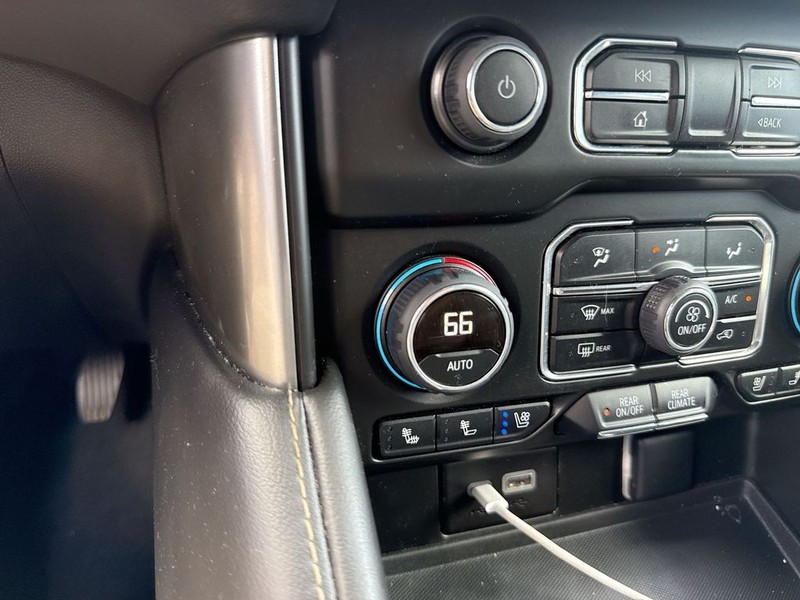 Chevrolet Tahoe Vehicle Full-screen Gallery Image 31