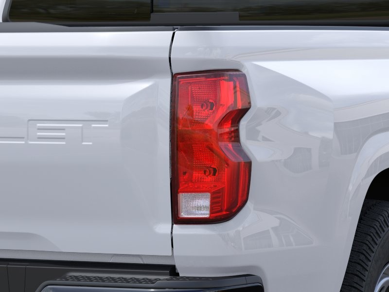 Chevrolet Colorado Vehicle Full-screen Gallery Image 11