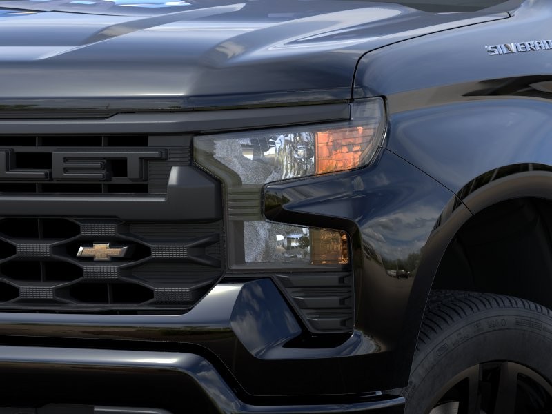 Chevrolet Silverado 1500 Vehicle Full-screen Gallery Image 10