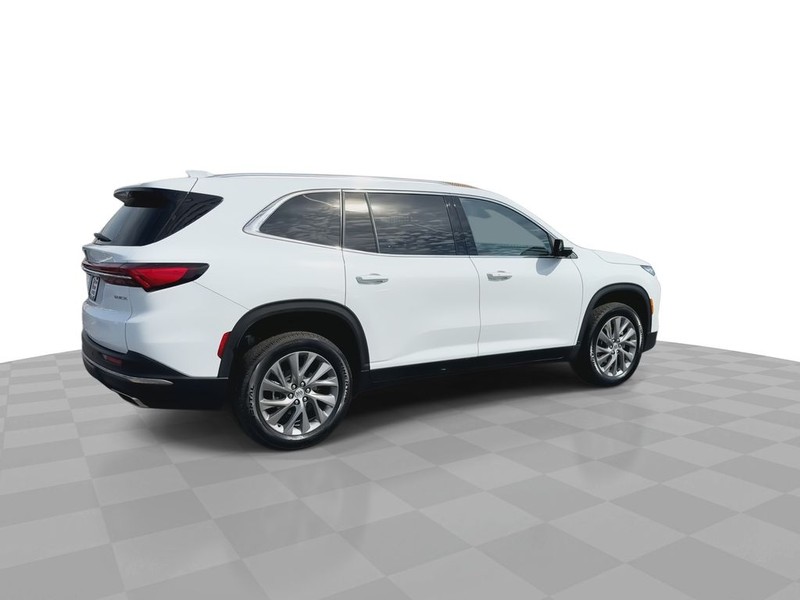 Buick Enclave Vehicle Full-screen Gallery Image 09