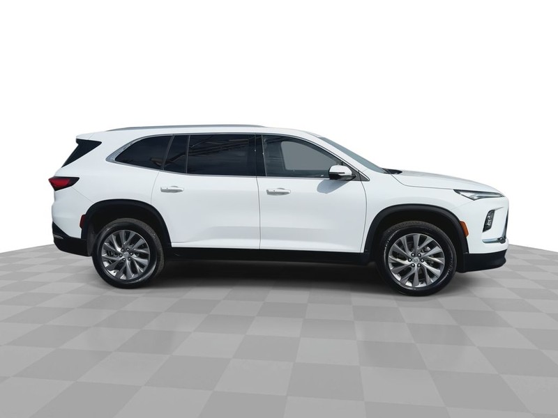 Buick Enclave Vehicle Full-screen Gallery Image 10