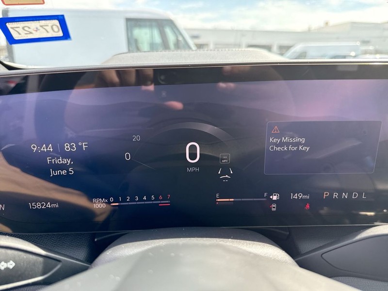 Buick Enclave Vehicle Full-screen Gallery Image 14