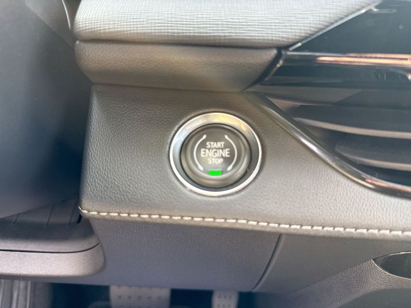 Buick Enclave Vehicle Full-screen Gallery Image 18
