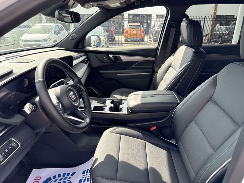Buick Enclave Vehicle Full-screen Gallery Image 22