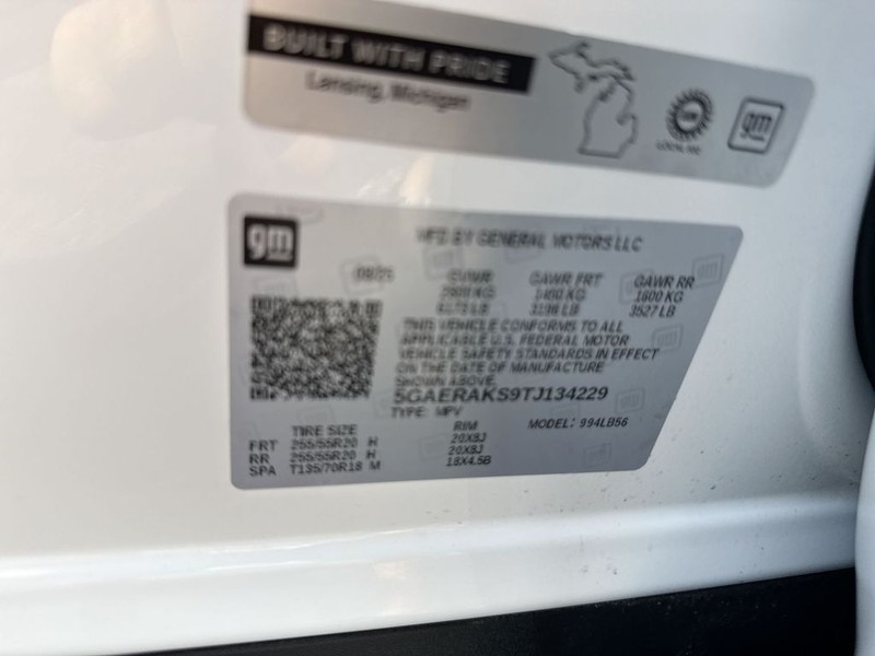 Buick Enclave Vehicle Full-screen Gallery Image 33