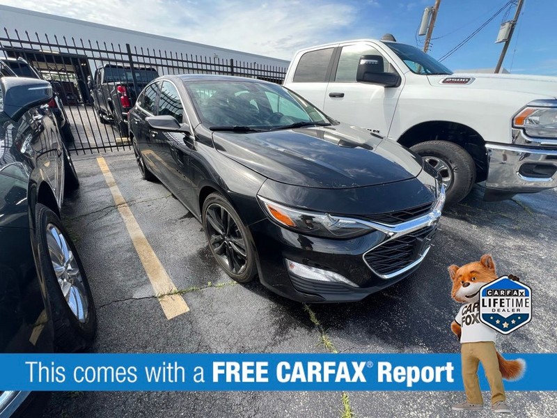 Chevrolet Malibu Vehicle Full-screen Gallery Image 3