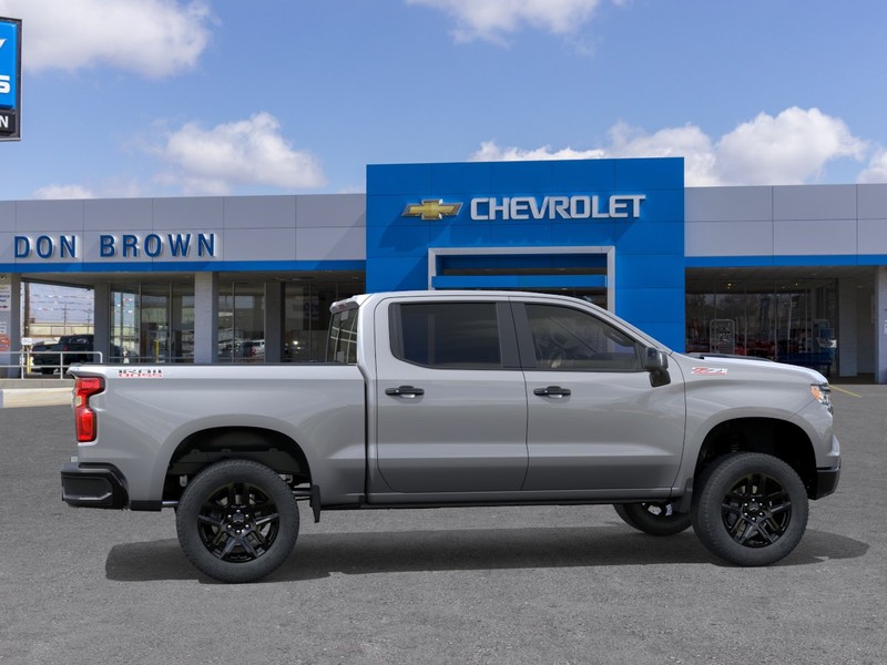 Chevrolet Silverado 1500 Vehicle Full-screen Gallery Image 5