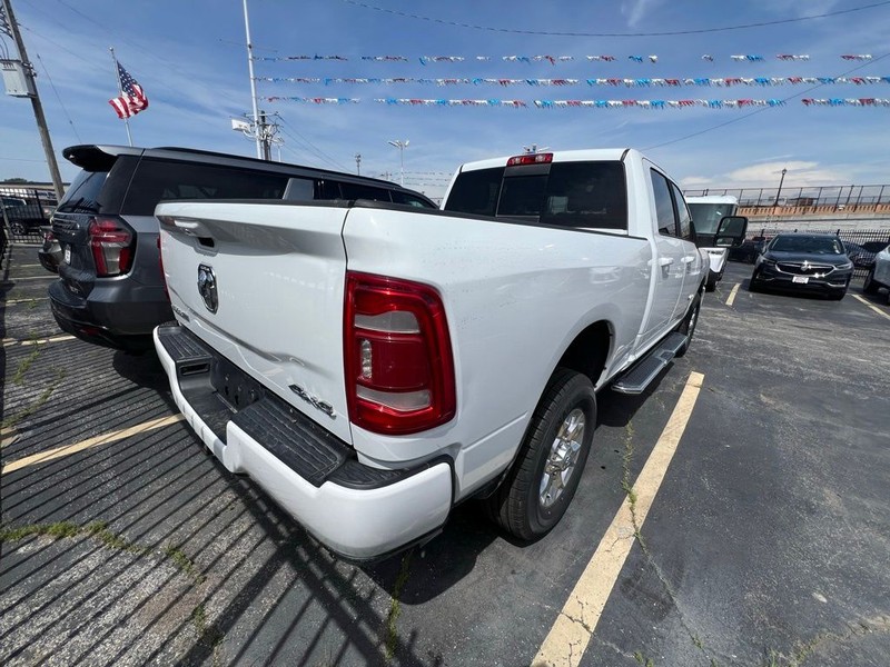 Ram 2500 Vehicle Full-screen Gallery Image 6