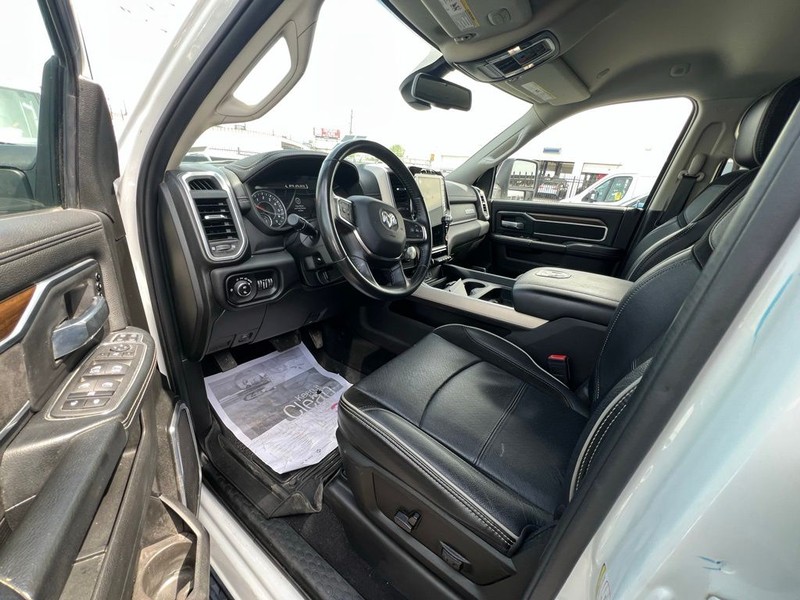 Ram 2500 Vehicle Full-screen Gallery Image 7