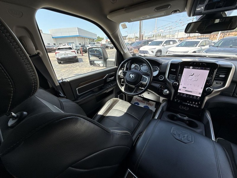 Ram 2500 Vehicle Full-screen Gallery Image 22