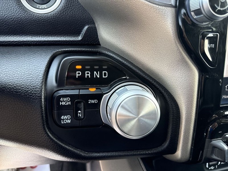 Ram 2500 Vehicle Full-screen Gallery Image 29
