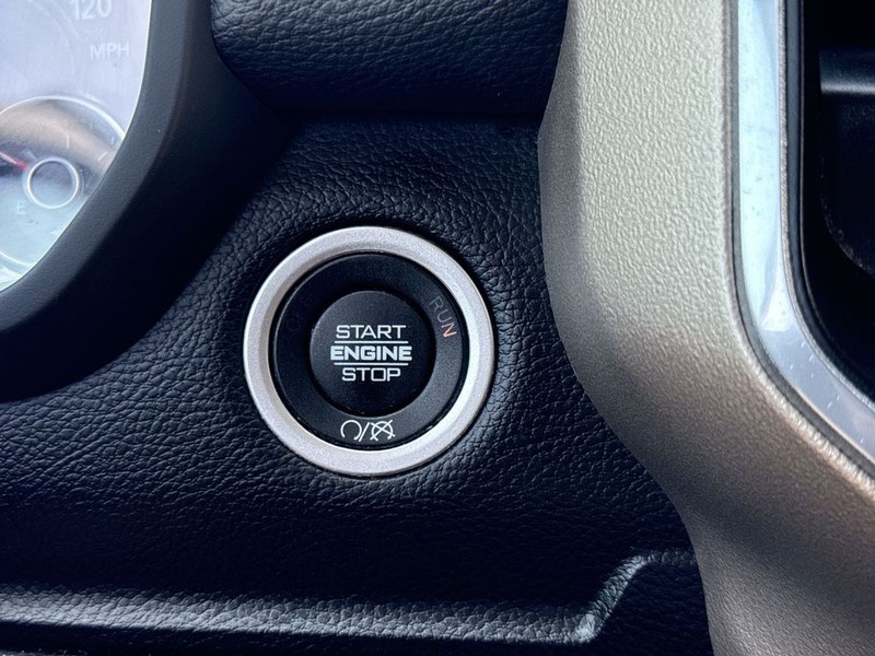 Ram 2500 Vehicle Full-screen Gallery Image 30