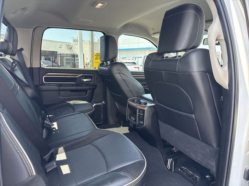 Ram 2500 Vehicle Full-screen Gallery Image 38