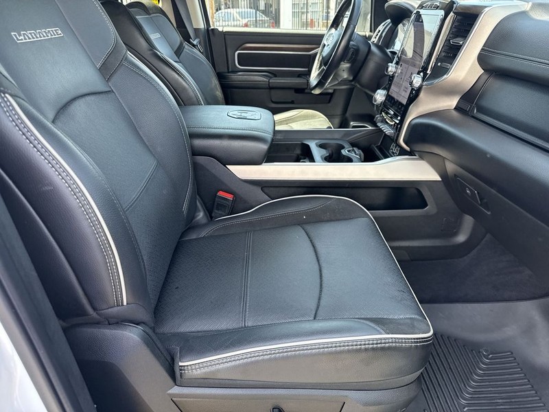 Ram 2500 Vehicle Full-screen Gallery Image 39