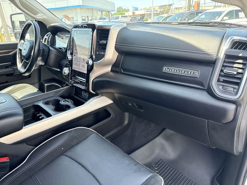 Ram 2500 Vehicle Full-screen Gallery Image 40