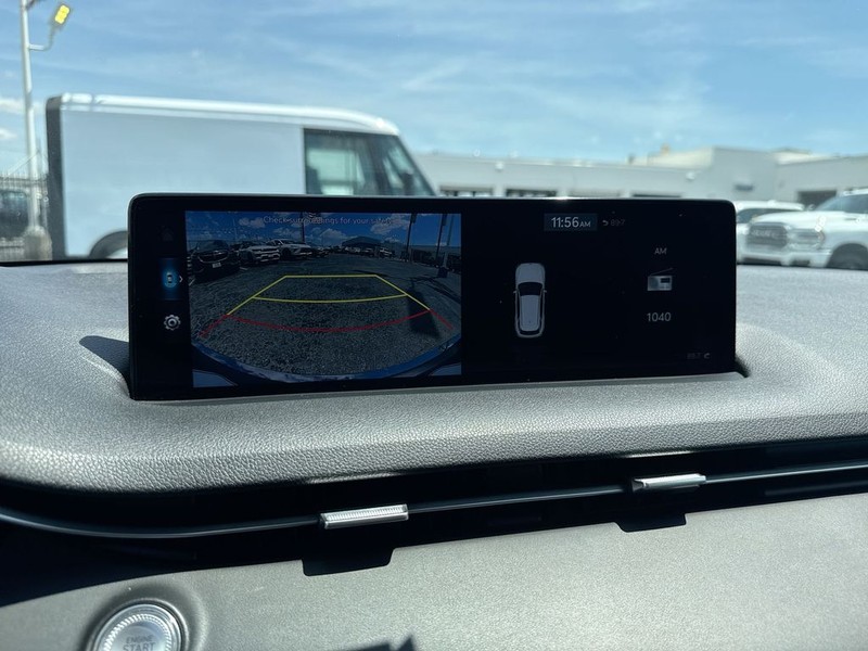 Genesis GV70 Vehicle Full-screen Gallery Image 21