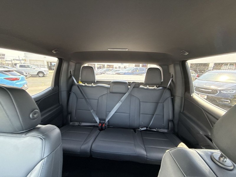 Chevrolet Silverado EV Vehicle Full-screen Gallery Image 20