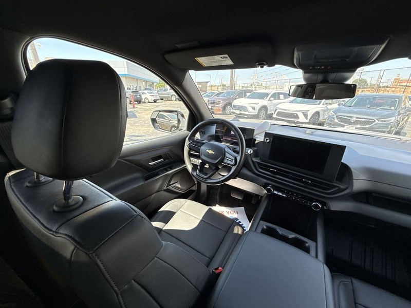 Chevrolet Silverado EV Vehicle Full-screen Gallery Image 22