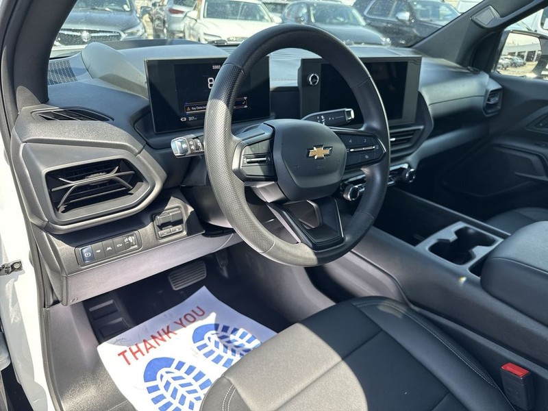 Chevrolet Silverado EV Vehicle Full-screen Gallery Image 23
