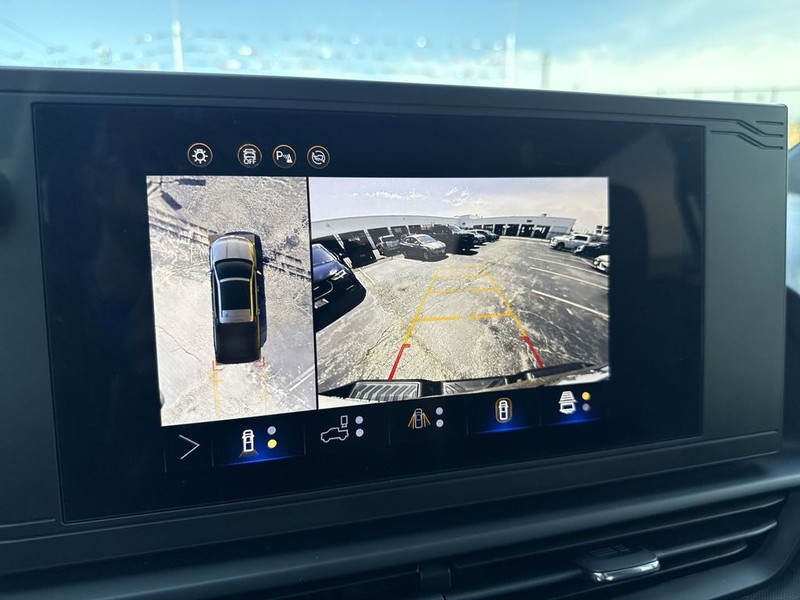 Chevrolet Silverado EV Vehicle Full-screen Gallery Image 28