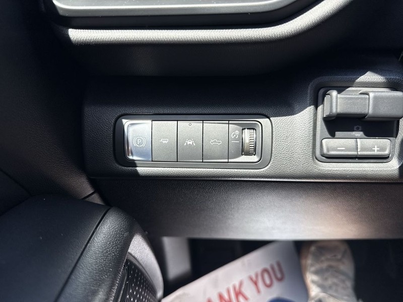 Chevrolet Silverado EV Vehicle Full-screen Gallery Image 30