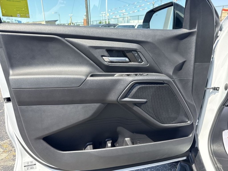 Chevrolet Silverado EV Vehicle Full-screen Gallery Image 33