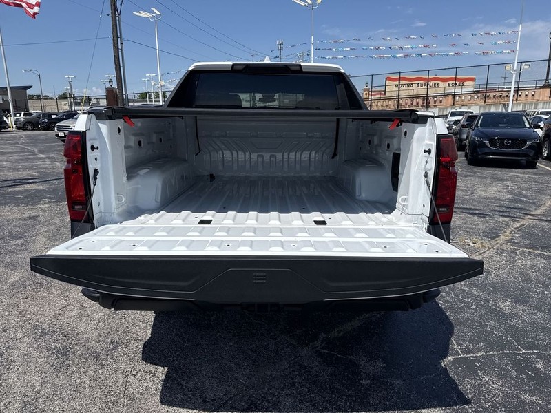 Chevrolet Silverado EV Vehicle Full-screen Gallery Image 36