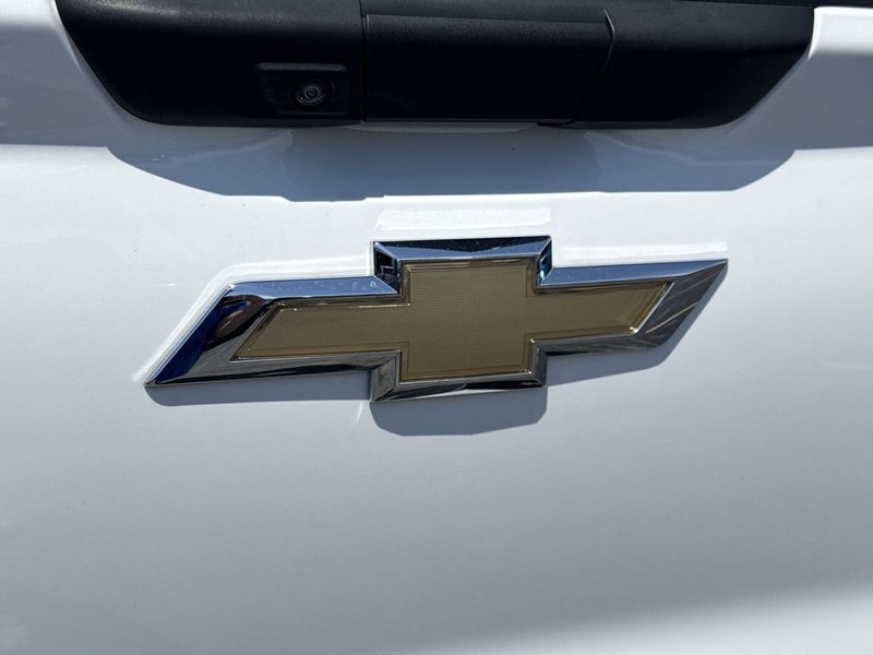 Chevrolet Silverado EV Vehicle Full-screen Gallery Image 40