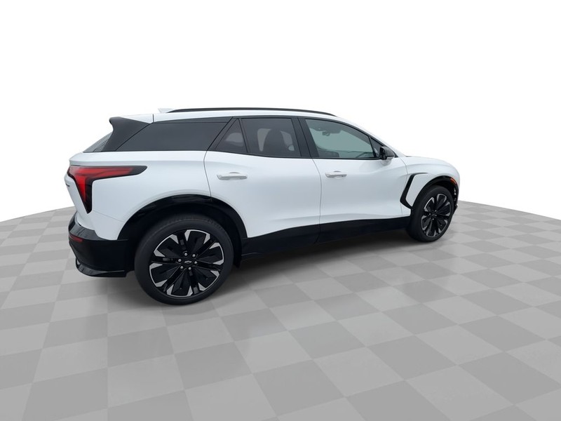 Chevrolet Blazer EV Vehicle Full-screen Gallery Image 13