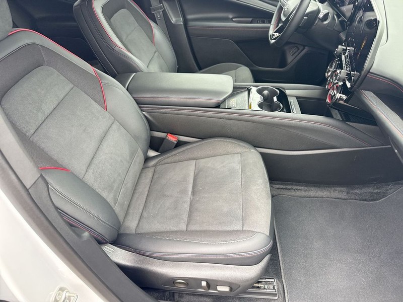 Chevrolet Blazer EV Vehicle Full-screen Gallery Image 32