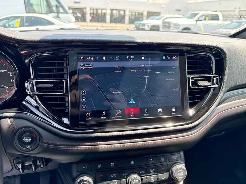 Dodge Durango Vehicle Full-screen Gallery Image 15